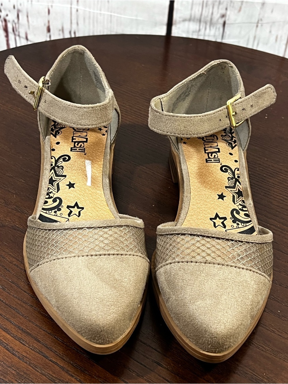 TRASH Women’s Beige Ankle-Strap Pointed Toe D’orsay Flats size 6